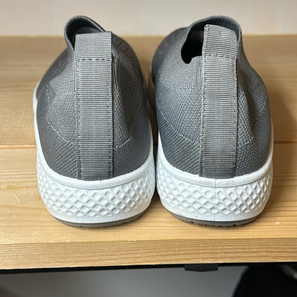 Tommy Bahama Flint Knit Joggers Memory Foam slip on sneakers charcoal gray - Picture 5 of 9